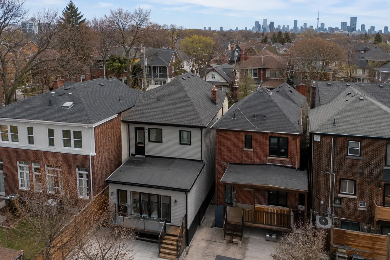 Toronto roofing service areas planned by building type and access